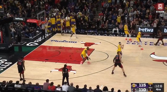 九游体育官网-13秒3记三分奇迹逆转！詹皇致命失误 吉迪超远绝杀