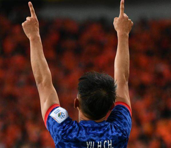 九游娱乐官网 (JIUYOU)-申花再现“超人”奇迹 老将力挽狂澜让冠军悬念延续